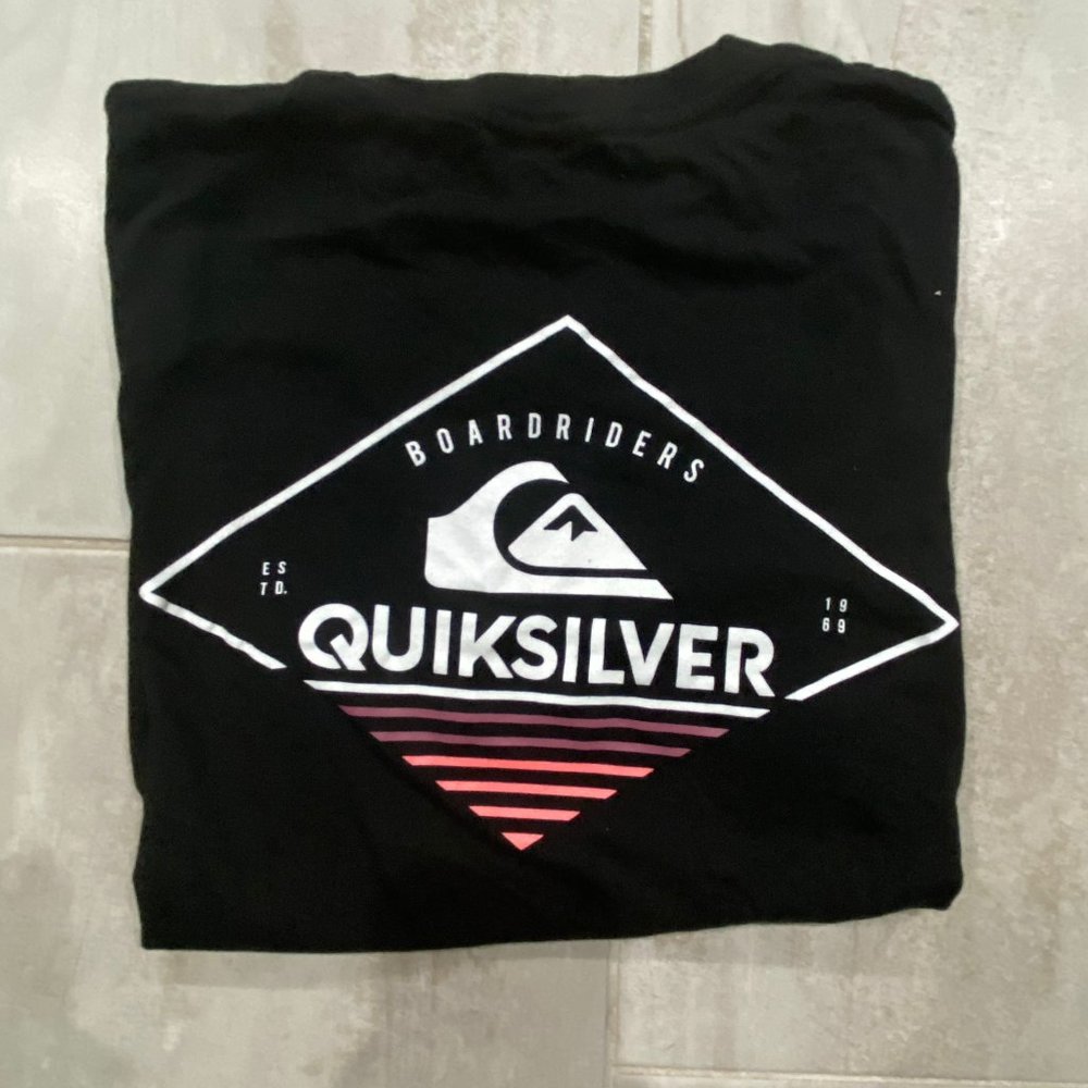 QUIKSILVER | black surf shirt %100 cotton | M